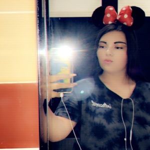 Meet your Posher, Stefanie